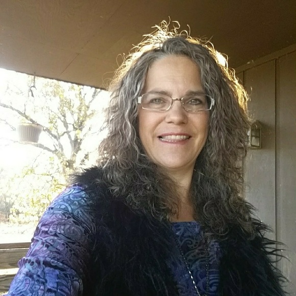 Welcome to my closet! - Picture 2 of 8